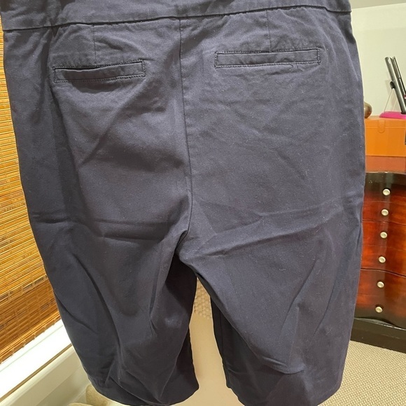 LIZ CLAIBORNE SHORTS - Picture 2 of 6